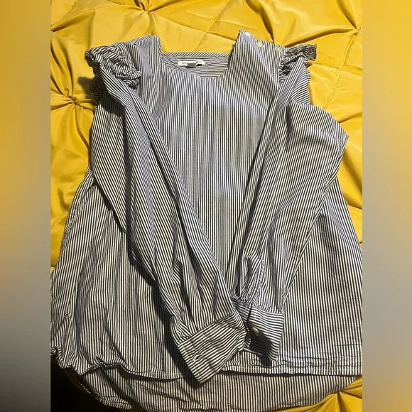 ✨Striped Top✨ - Picture 1 of 2